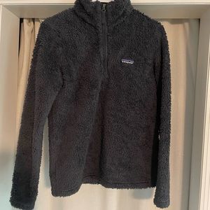 Women’s Patagonia sweatshirt.